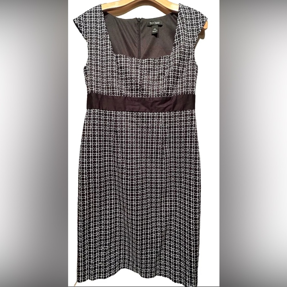 White House Black Market Sheath Dress Square Neckline Circle Print Size 10 M